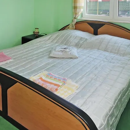 New In For 6 Persons Holiday home Nowe Warpno