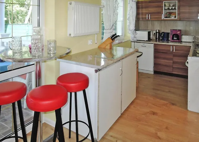 New In For 6 Persons Feriehus Nowe Warpno